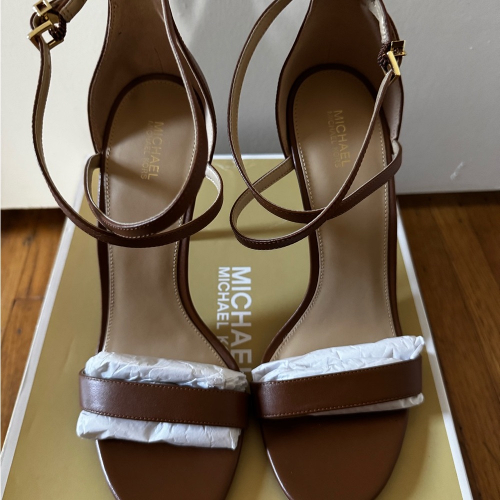 Michael Kors Antonia Leather Sandal Pumps - Picture 5 of 9
